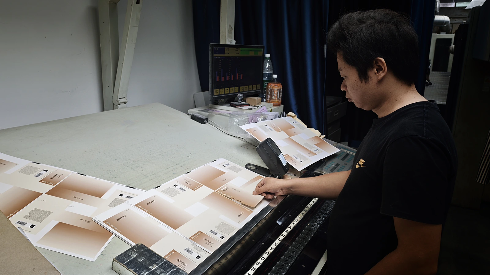 The Manufacturing Process of Corrugated Display Stands